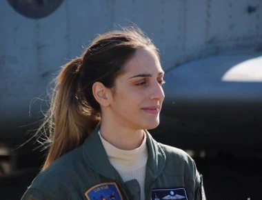 Άφωνοι Αμερικανοί και Ισραηλινοί από την υποσμηναγό της ΠΑ που πετάει με F-4 Phantom (φωτό)